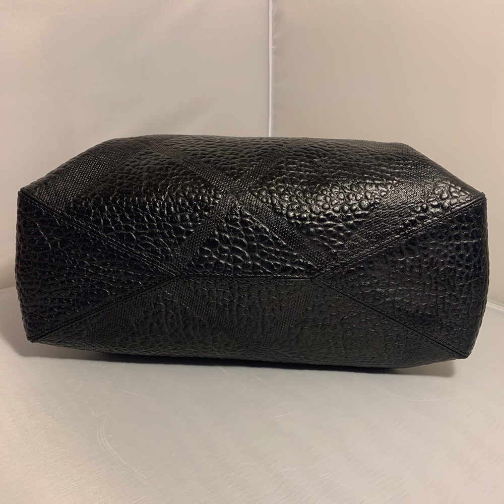 Burberry Dewsbury embossed Black Leather Satchel! - Picture 6 of 8